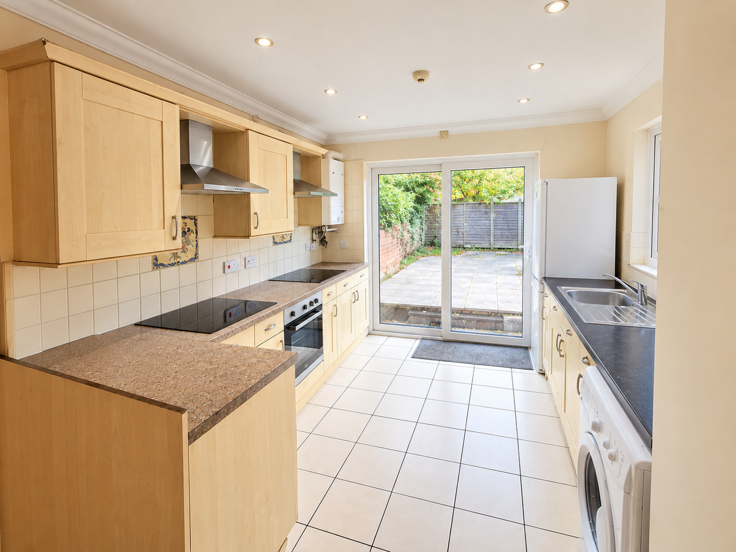 7 bed property in Mackintosh Place, Cardiff